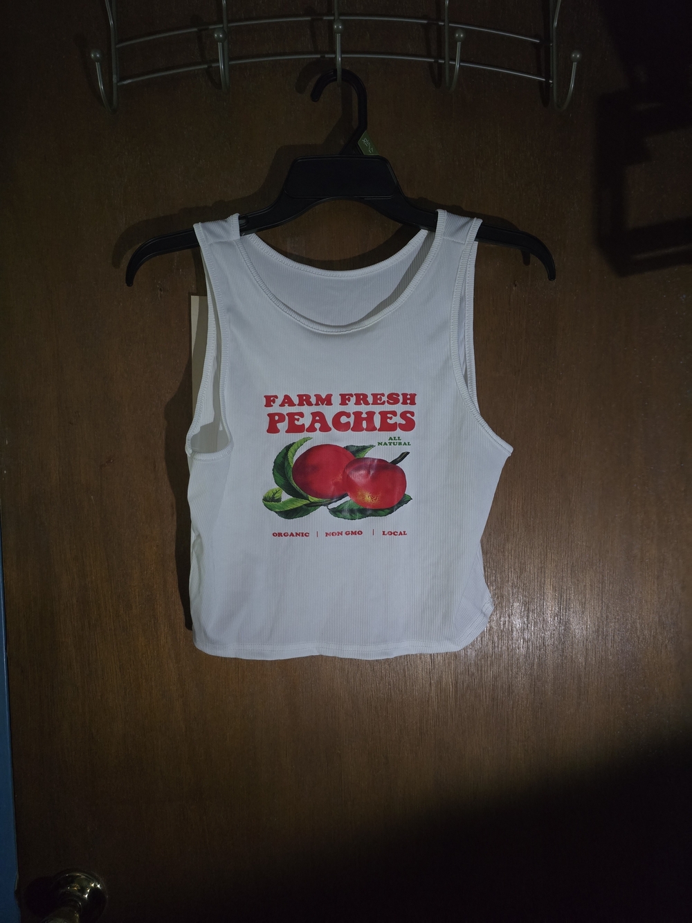 White 'Farm Fresh Peaches' Graphic Cropped Tank Top
